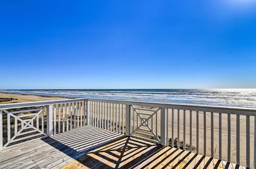 Photo 22 - Freeport Beachfront Home w/ Deck, Ocean Views