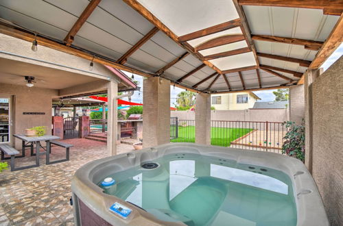 Foto 29 - Relaxing Phoenix House w/ Hot Tub & Heated Pool