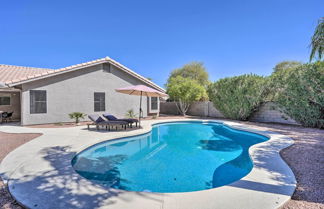 Photo 1 - Phoenix Gem: Pool, Putting Green & Furnished Patio