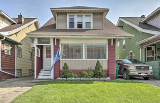 Photo 3 - Comfortable Craftsman Home - 2 Miles to UB Campus