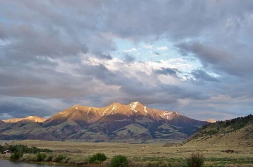 Photo 3 - Emigrant Cabin on 10 Acres W/bbq & Peaceful Views