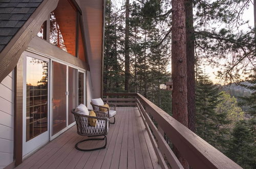 Photo 18 - Boho-chic Lake Arrowhead Hideaway w/ 2 Decks