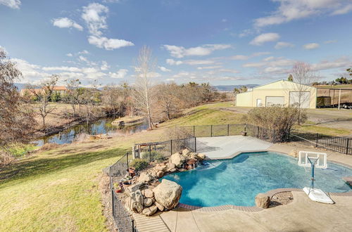 Photo 6 - Chic Medford Retreat - Outdoor Pool & Sauna