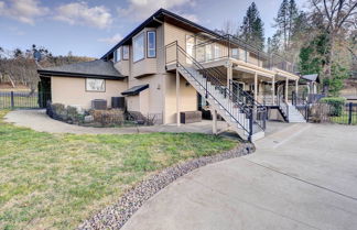 Photo 2 - Chic Medford Retreat - Outdoor Pool & Sauna