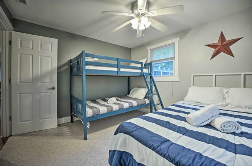 Photo 36 - Renovated, Spacious Retreat in Union Pier