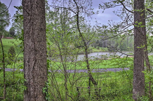 Photo 16 - Spacious Family Home - 17 Miles to Winston-salem