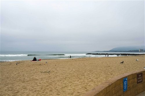 Foto 11 - Chic & Central Ventura Home - Walk to Beach