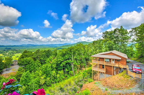 Foto 17 - Convenient Murphy Cabin w/ Amazing Mtn Views