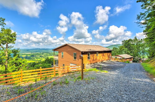 Foto 20 - Convenient Murphy Cabin w/ Amazing Mtn Views