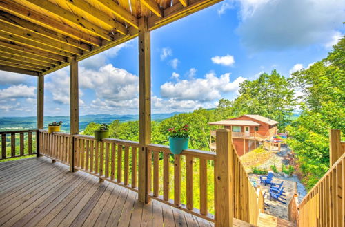 Photo 8 - Convenient Murphy Cabin w/ Amazing Mtn Views