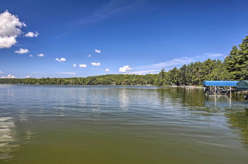 Foto 7 - Quaint & Cozy Lake Cabin w/ Dock & Beach Access