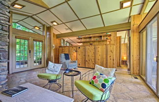 Photo 2 - Tranquil Mid-century Modern Cottage w/ Forest View