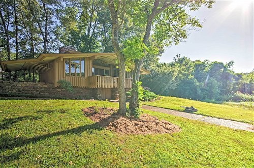 Photo 11 - Tranquil Mid-century Modern Cottage w/ Forest View