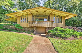 Photo 1 - Tranquil Mid-century Modern Cottage w/ Forest View