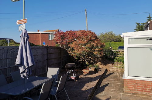 Photo 20 - Charming 4-bed Cottage in Hayling Island - Hot Tub