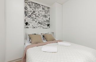 Photo 2 - Emilii Plater Apartment by Renters