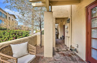 Photo 2 - Remodeled Scottsdale Condo, Close to Old Town