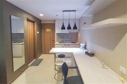 Foto 8 - Elegant And Cozy Studio Student Park Apartment