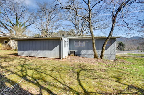 Photo 4 - Artsy Otto Cottage w/ Porch & Rocking Chairs