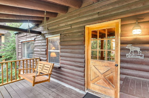 Foto 20 - Rustic Government Camp Cabin w/ Mountain Views