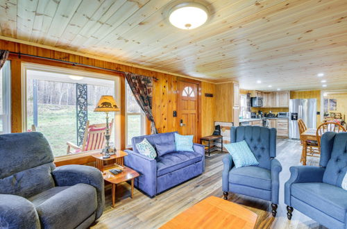 Foto 18 - Rustic Cosby Cabin w/ Furnished Deck & Yard