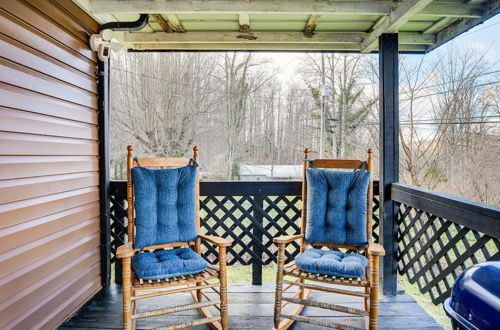 Foto 21 - Rustic Cosby Cabin w/ Furnished Deck & Yard