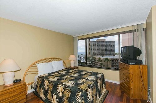 Photo 9 - Discovery Bay One Bedroom Condos with Kitchen & Free Wifi