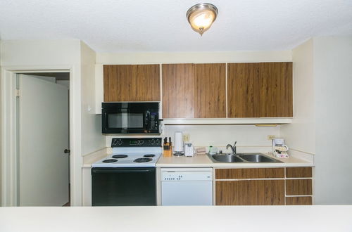 Photo 45 - Discovery Bay One Bedroom Condos with Kitchen & Free Wifi