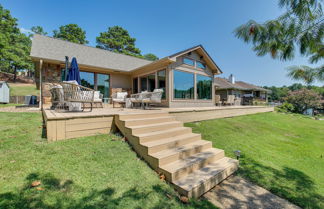 Foto 1 - Scenic Hot Springs Home: Deck w/ Water Views