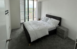 Photo 2 - Charming 2-bed Apartment in London