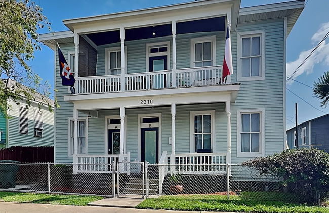Grace of Galveston - Photo 1