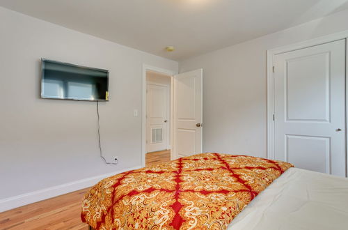 Photo 6 - Stylish Newark, New Jersey, Vacation Rental