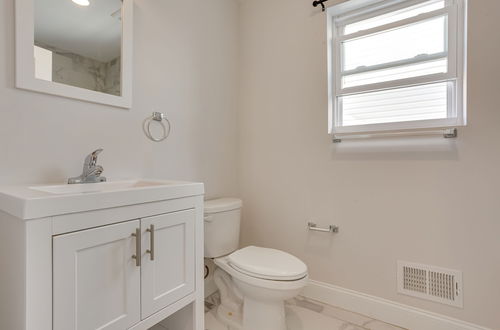 Photo 7 - Stylish Newark, New Jersey, Vacation Rental