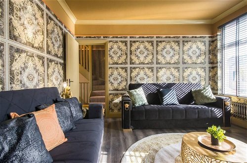 Foto 25 - Luxury Versace 4 Bed Duplex, Hottub, Cinema, Skytv