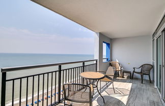 Foto 1 - Myrtle Beach Condo w/ Community Pool & Ocean Views