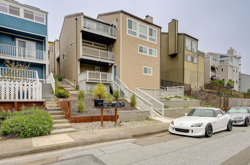 Photo 11 - Efficiently Equipped Pacifica Apt - 1 Mi to Beach