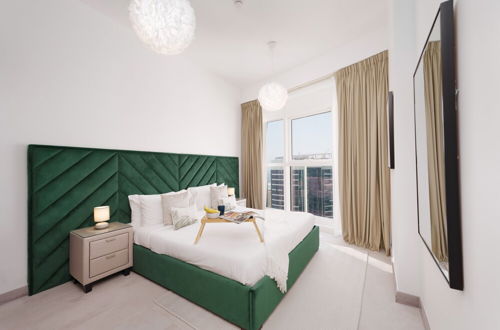 Photo 3 - Maison Privee - Elegant and Panoramic Sea View Apt on Al Reem Island