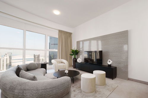 Photo 8 - Maison Privee - Elegant and Panoramic Sea View Apt on Al Reem Island