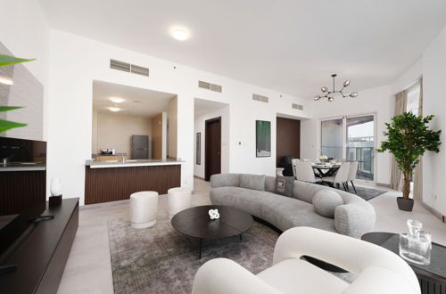 Photo 16 - Maison Privee - Elegant and Panoramic Sea View Apt on Al Reem Island