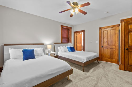 Photo 13 - Opulent 5-bedroom Soulard Home - JZ Vacation Rentals