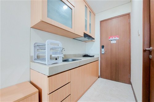 Photo 4 - Warm And Simply Look Studio Apartment At B Residence