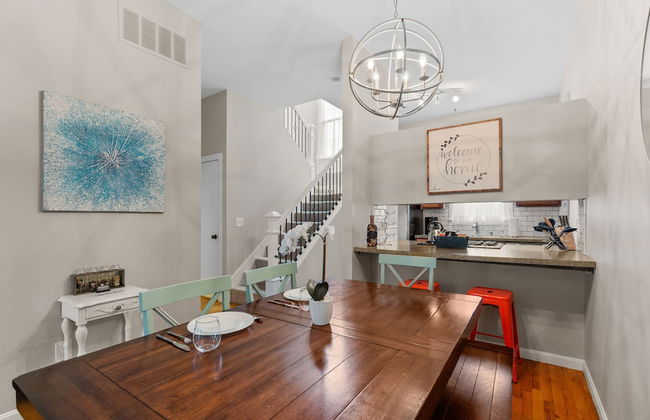 Welcoming Lafayette Square Home - JZ Vacation Rentals - Photo 16
