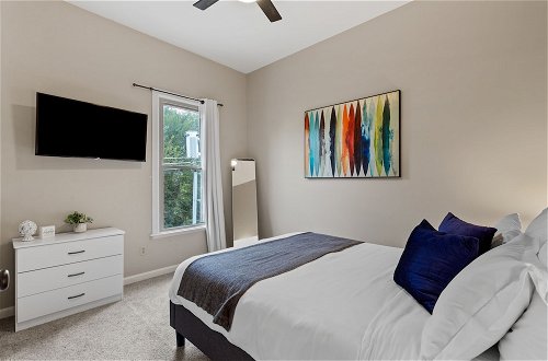 Photo 4 - Welcoming Lafayette Square Home - JZ Vacation Rentals
