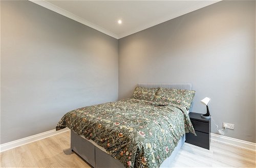 Foto 2 - Cozy 3-bedroom Flat in Willesden Green London