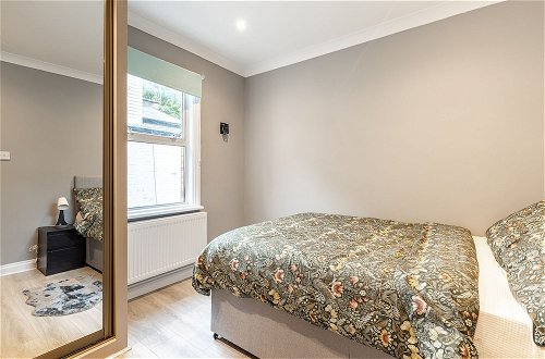 Photo 4 - Cozy 3-bedroom Flat in Willesden Green London