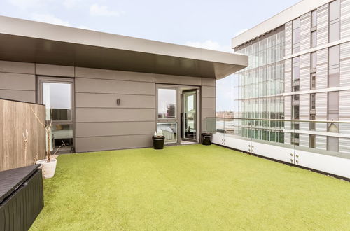 Photo 30 - Stunning Brentford Penthouse