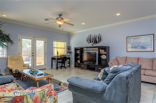 Photo 10 - Quiet Townhome Close to Beach With Private Pool