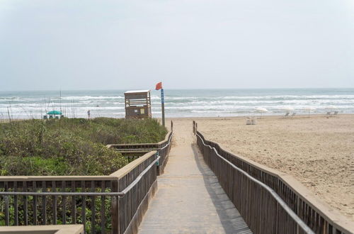 Photo 29 - Modern Retreat, Block to Beach w Pool & Balcony