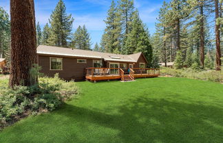 Photo 1 - Tennenbaum by Avantstay Classic Cabin in Tahoe Vista - Walk to the Beach