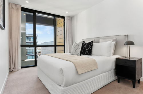 Photo 2 - Sunny and Spacious in Wynyard Quarter
